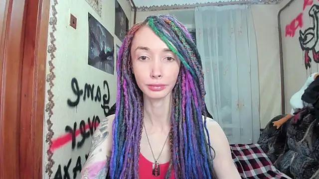 Roxy Silver online show from 12.09.24