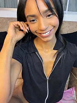 Snapshot of xenia_golden chatting on 04.30.26 xenia golden online show from 04.30.26