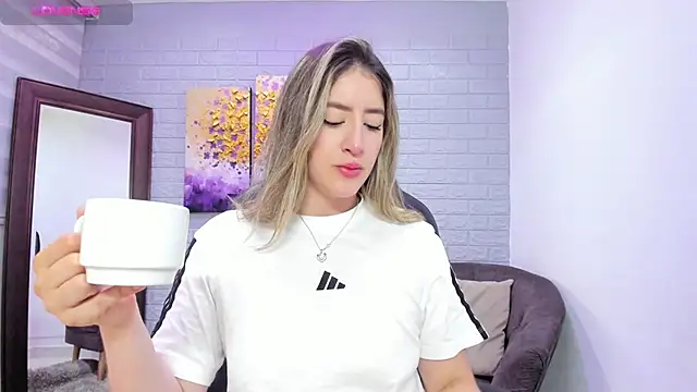  AlejaCruz  online show from 03.26.26