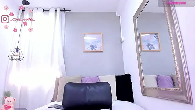  AlejaCruz  online show from 04.10.26