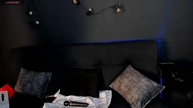 Charlotte  Brown  online show from 02.13.25