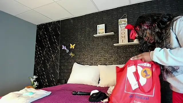 Charlotte  Brown  online show from 02.25.25