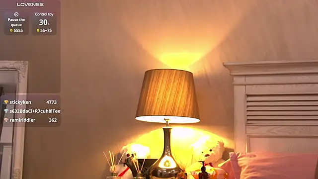 GinaMence online show from 02.10.25