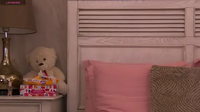 GinaMence online show from 02.16.25