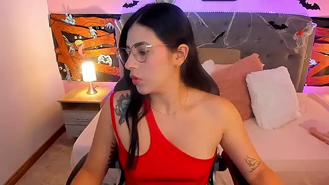 Latin Rachell3 online show from 10.30.25