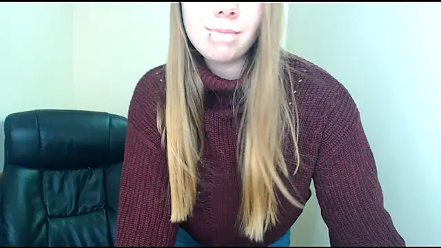 Snapshot of zoey_deuttch chatting on 12.03.24 zoey deuttch online show from 12.03.24