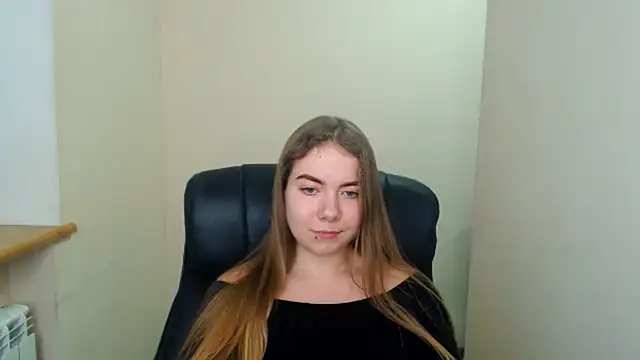 Snapshot of zoey_deuttch chatting on 12.20.24 zoey deuttch online show from 12.20.24