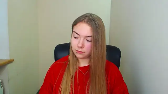 Snapshot of zoey_deuttch chatting on 10.14.25 zoey deuttch online show from 10.14.25