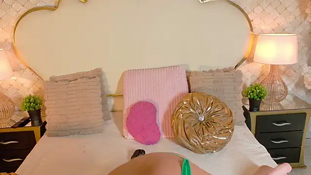 MayraVegas online show from 02.25.26