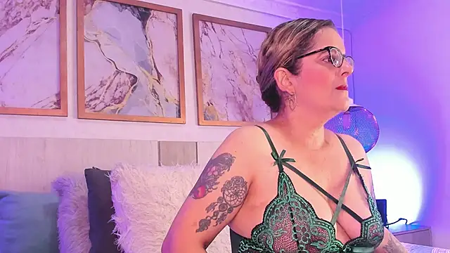 ValeryHart1 online show from 03.11.25