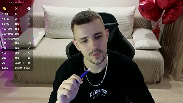 Larstar01 online show from 11.18.25