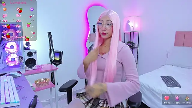 Snapshot of MarianaBranzz chatting on 10.02.25 MarianaBranzz online show from 10.02.25