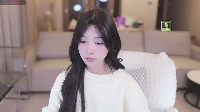 Snapshot of JayPope chatting on 11.10.25 JayPope online show from 11.10.25