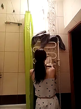 Snapshot of _Nika_Kik chatting on 01.20.25 Nika Kik online show from 01.20.25