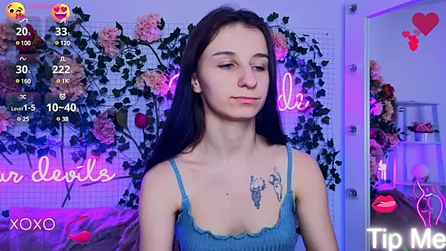 Snapshot of _Nika_Kik chatting on 01.21.25 Nika Kik online show from 01.21.25