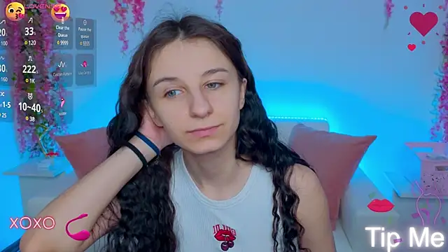 Snapshot of _Nika_Kik chatting on 01.22.25 Nika Kik online show from 01.22.25