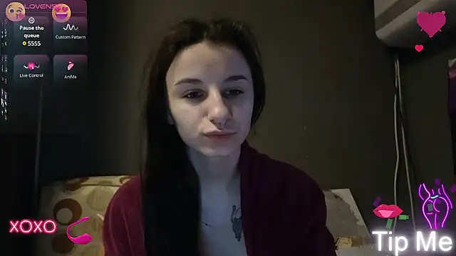 Snapshot of _Nika_Kik chatting on 01.29.25 Nika Kik online show from 01.29.25