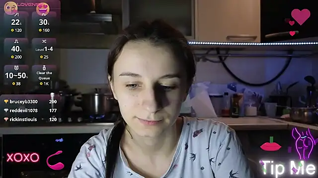 Snapshot of _Nika_Kik chatting on 01.29.25 Nika Kik online show from 01.29.25