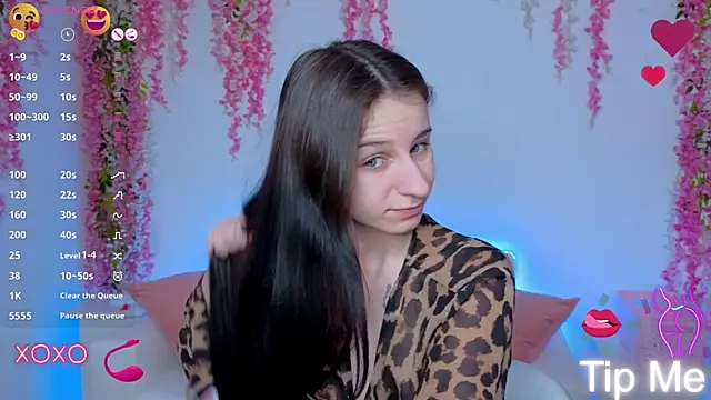 Snapshot of _Nika_Kik chatting on 02.13.25 Nika Kik online show from 02.13.25