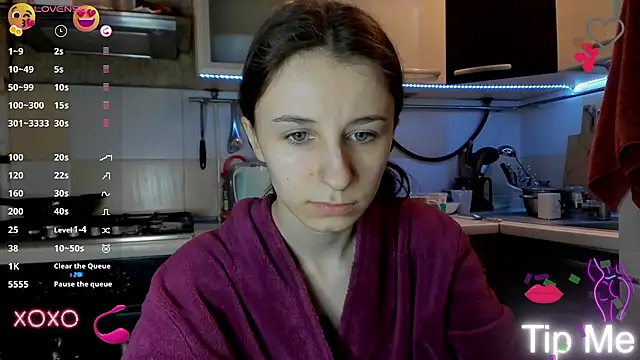 Snapshot of _Nika_Kik chatting on 02.28.25 Nika Kik online show from 02.28.25