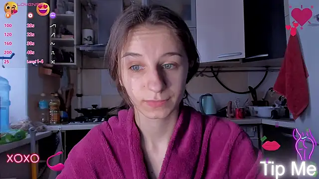 Snapshot of _Nika_Kik chatting on 03.05.25 Nika Kik online show from 03.05.25