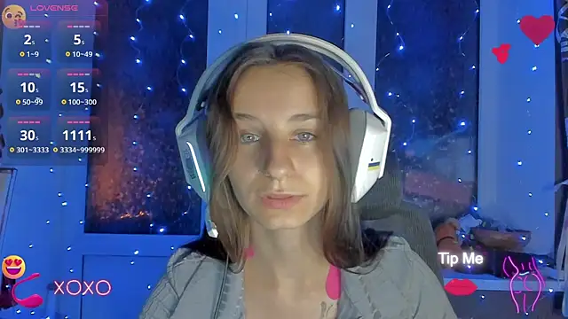 Snapshot of _Nika_Kik chatting on 09.08.25 Nika Kik online show from 09.08.25