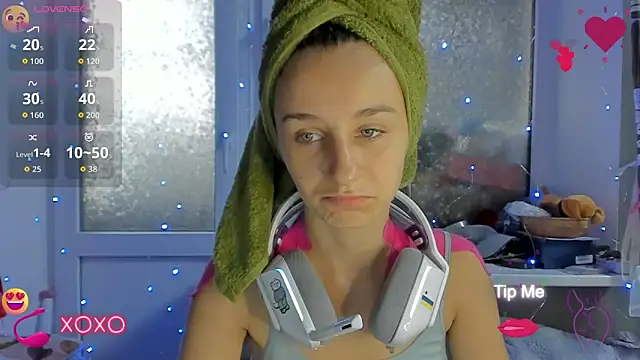 Snapshot of _Nika_Kik chatting on 09.09.25 Nika Kik online show from 09.09.25