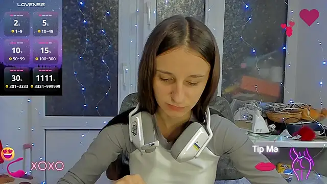 Snapshot of _Nika_Kik chatting on 09.17.25 Nika Kik online show from 09.17.25