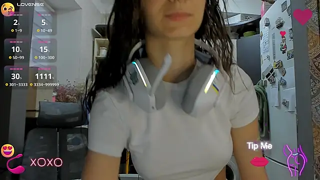 Snapshot of _Nika_Kik chatting on 09.24.25 Nika Kik online show from 09.24.25