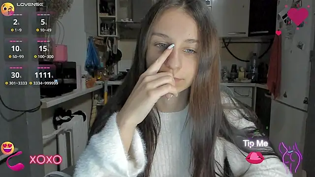 Snapshot of _Nika_Kik chatting on 10.06.25 Nika Kik online show from 10.06.25