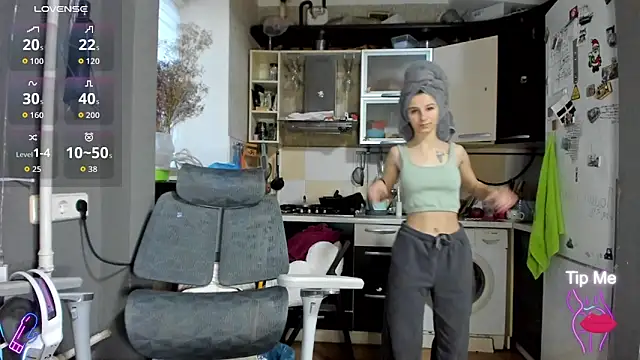  Nika Kik online show from 12.19.25