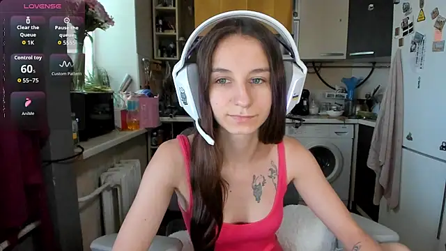 Snapshot of _Nika_Kik chatting on 06.24.26 Nika Kik online show from 06.24.26