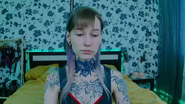 Snapshot of Littlespacemouse chatting on 09.30.25 Littlespacemouse online show from 09.30.25