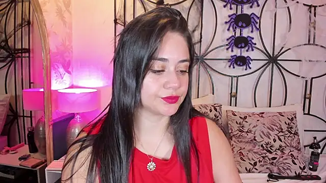 nahomi sweett online show from 10.22.25