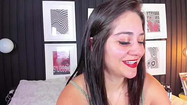 Snapshot of nahomi_sweett chatting on 02.13.26 nahomi sweett online show from 02.13.26