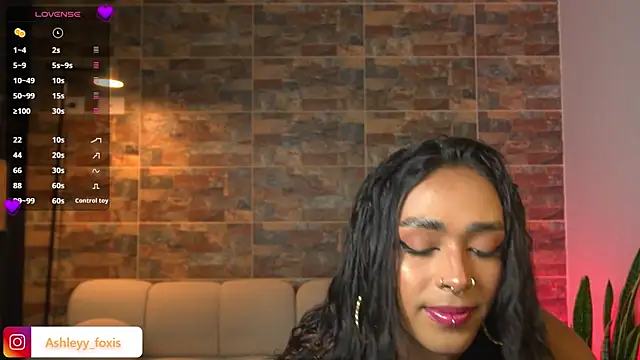 Ashleey Fox online show from 12.17.25