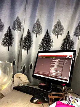 Snapshot of Nicole_Liam_ chatting on 10.11.25 Nicole Liam online show from 10.11.25