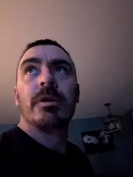 Snapshot of jonnyjenner chatting on 11.15.25 jonnyjenner online show from 11.15.25