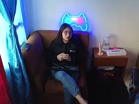 Snapshot of Caroll_Luna chatting on 12.01.24 Caroll Luna online show from 12.01.24