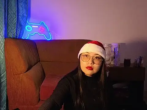 Snapshot of Caroll_Luna chatting on 12.06.24 Caroll Luna online show from 12.06.24