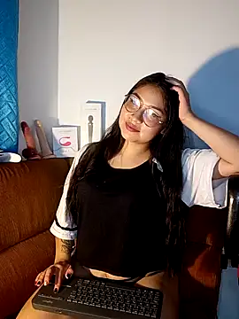 Snapshot of Caroll_Luna chatting on 12.18.24 Caroll Luna online show from 12.18.24
