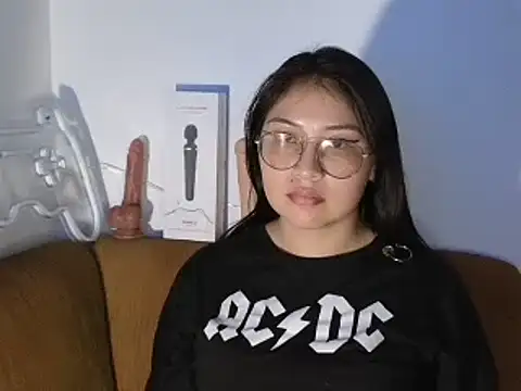 Snapshot of Caroll_Luna chatting on 12.26.24 Caroll Luna online show from 12.26.24
