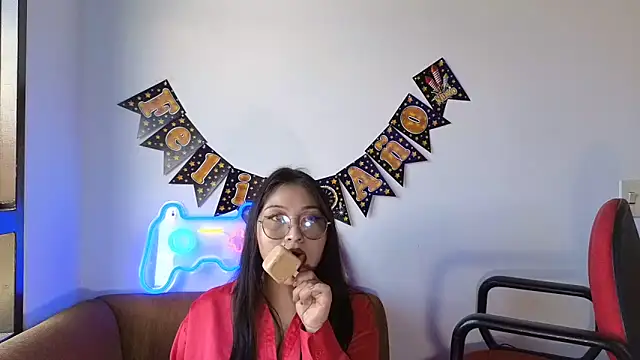 Snapshot of Caroll_Luna chatting on 12.31.24 Caroll Luna online show from 12.31.24