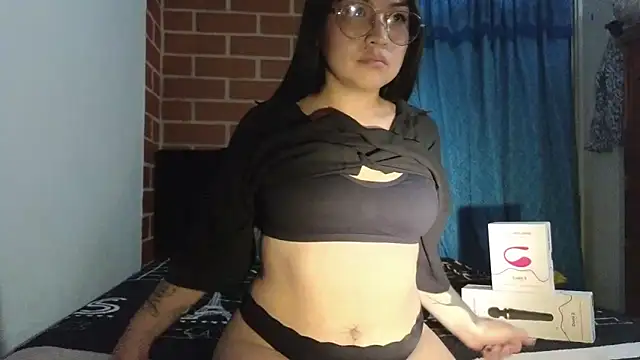 Snapshot of Caroll_Luna chatting on 03.08.25 Caroll Luna online show from 03.08.25