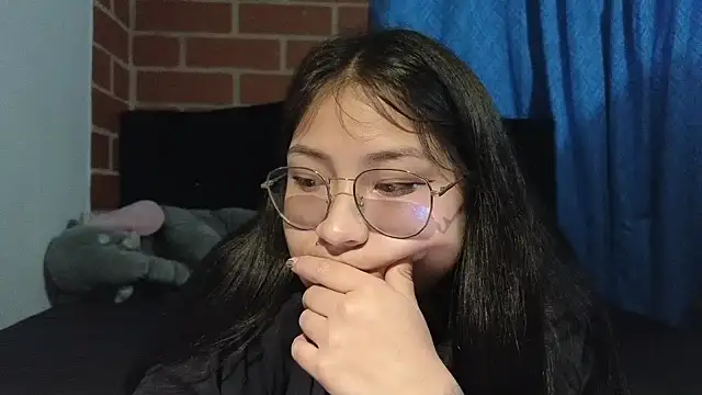 Snapshot of Caroll_Luna chatting on 03.18.25 Caroll Luna online show from 03.18.25