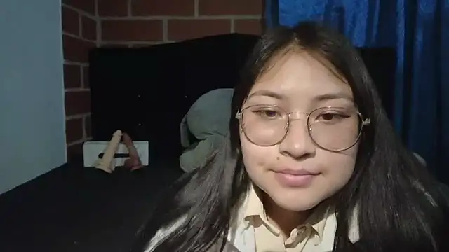 Snapshot of Caroll_Luna chatting on 03.22.25 Caroll Luna online show from 03.22.25