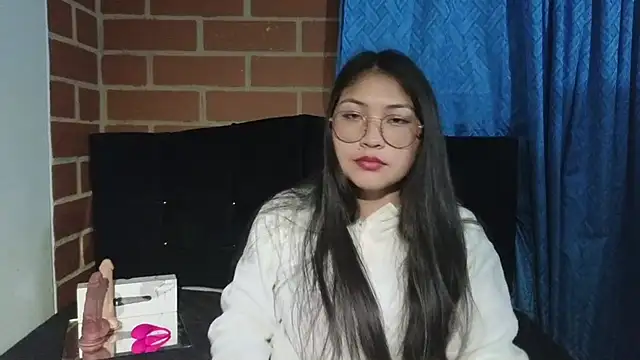Snapshot of Caroll_Luna chatting on 03.22.25 Caroll Luna online show from 03.22.25