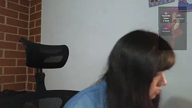 Snapshot of Caroll_Luna chatting on 10.14.25 Caroll Luna online show from 10.14.25