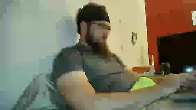 Snapshot of dikdowndaddy chatting on 12.04.24 dikdowndaddy online show from 12.04.24