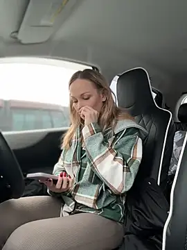 LavenderHot online show from 12.15.25